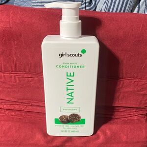 Native Green and White Conditioner